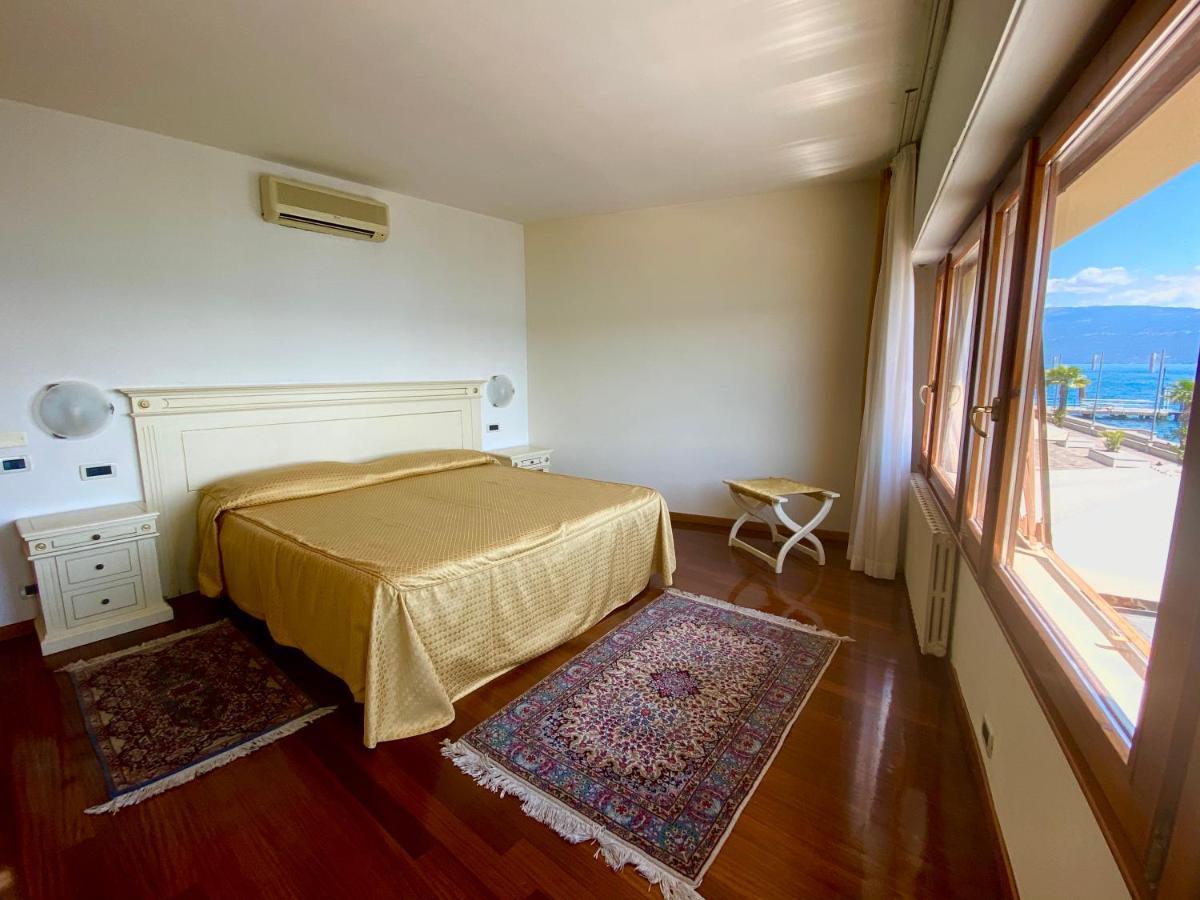 Camere Al Veliero Gardone Riviera Buitenkant foto