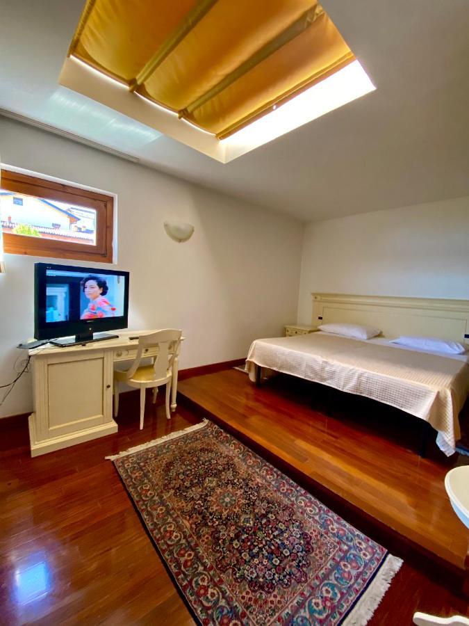 Camere Al Veliero Gardone Riviera Buitenkant foto