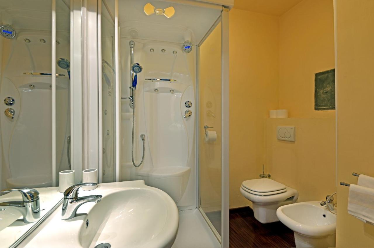 Camere Al Veliero Gardone Riviera Buitenkant foto